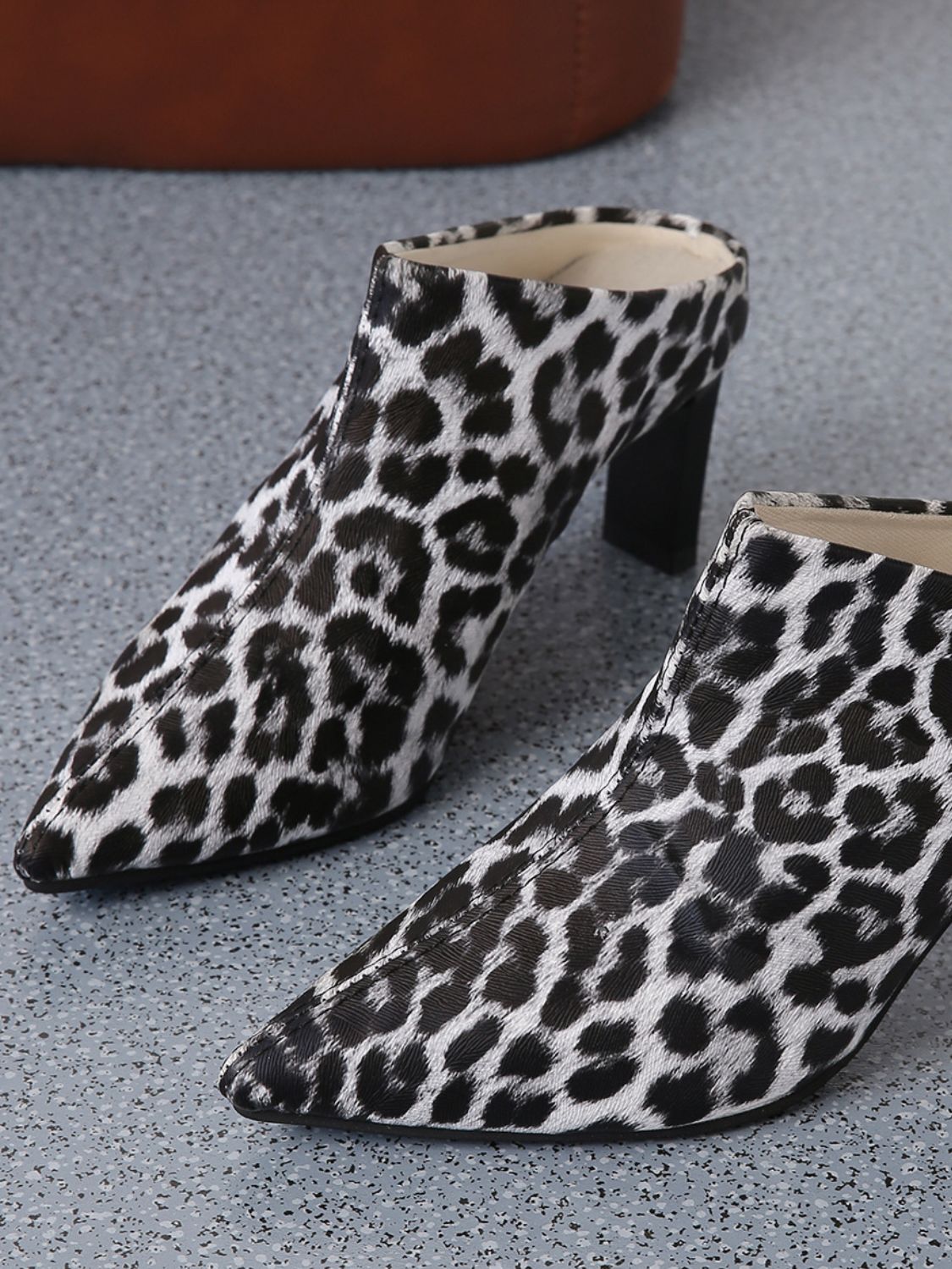 PU Leather Leopard Point Toe Pumps.