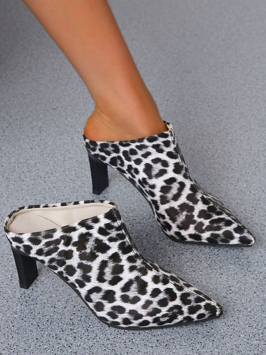 PU Leather Leopard Point Toe Pumps.