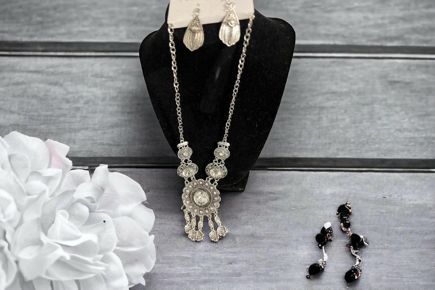 Neck lace and Earring Set - M. Burks Pretty Boutique LLC