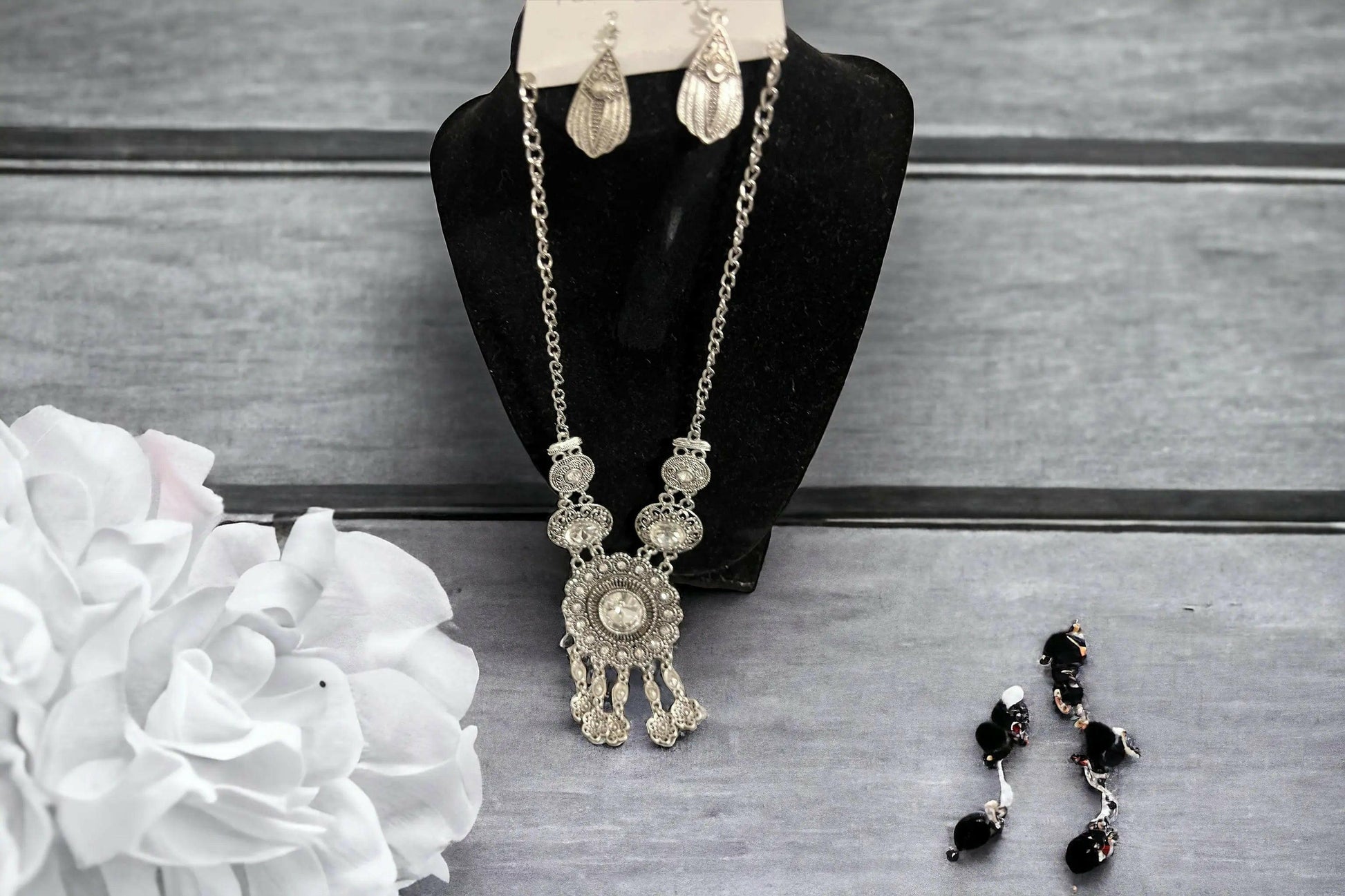 Neck lace and Earring Set - M. Burks Pretty Boutique LLC