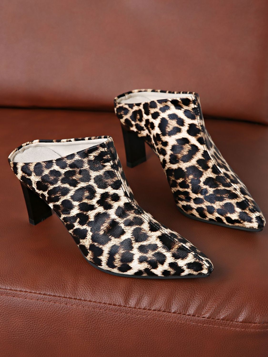 PU Leather Leopard Point Toe Pumps.